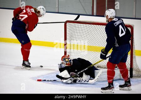 Florida Panthers Team während der morgendlichen Trainingseinheit in Florida Panthers IceDen für die NHL-Saison 2021-2022 Stockfoto