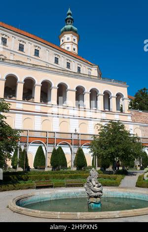 Burg Mikulov oder Nikolsburg, Mikulov, Breclav-Bezirk, Jihomoravsky-Region, Südmähren, Tschechische Republik Stockfoto
