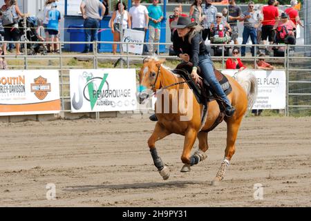 Rodeo-Wettbewerb, Rodeo-Fahrer, Valleyfield Rodeo, Valleyfield, Provinz Quebec, Kanada Stockfoto