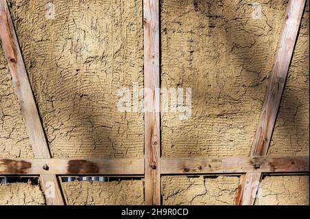 Demonstrationsmodell, mittelalterliche Fachwerkhauswand aus tonbeschlagenem Holzgeflecht, Burghalde, Kempten, Allgäu, Bayern, Deutschland Stockfoto