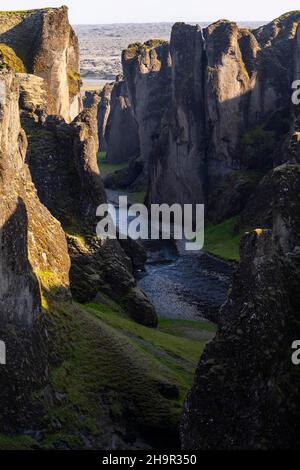 Fjäorargljufur Canyon, Fjädrargljufur, tiefe Schlucht, in der Nähe von Kirkjubaejarklaustur, Südisland, Island Stockfoto