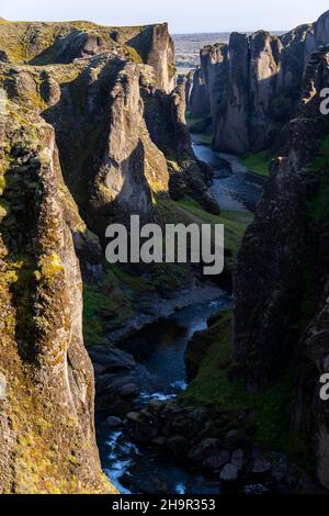 Fjäorargljufur Canyon, Fjädrargljufur, tiefe Schlucht, in der Nähe von Kirkjubaejarklaustur, Südisland, Island Stockfoto