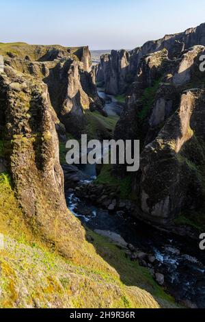 Fjäorargljufur Canyon, Fjädrargljufur, tiefe Schlucht, in der Nähe von Kirkjubaejarklaustur, Südisland, Island Stockfoto