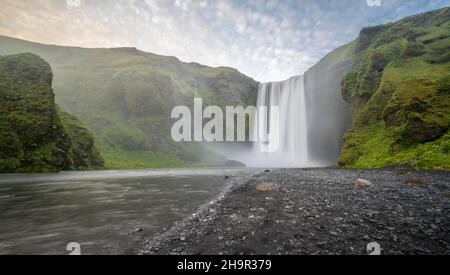 Skogafoss Wasserfall, South Island, Island Stockfoto