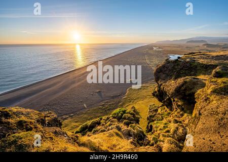 Blick vom Cape Dyrholaey, Black Beach, Vik i Myrdal, Suourland, Südisland, Island Stockfoto