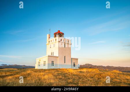 Dyrholaey Lighthouse, Cape Dyrholaey, Vik i Myrdal, Suourland, Südisland, Island Stockfoto