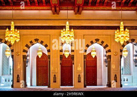 Gebetshalle für Männer, große Sultan-Qaboos-Moschee, Maskat, Oman Stockfoto