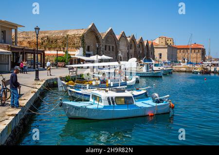 Panorama Hafenstadt Chaniamit alten Lagerhäusern, Kreta, Chania, Kreta, Griechenland Stockfoto