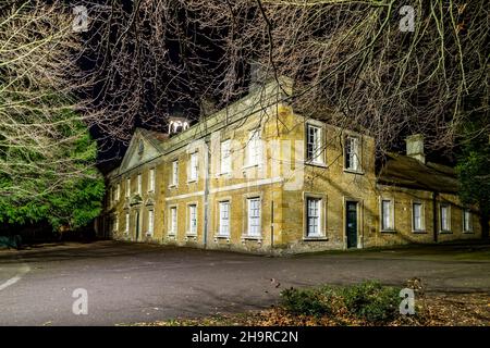 Das Museum befindet sich im Abington Park, der früher das Herrenhaus in Northampton, England, war. Stockfoto