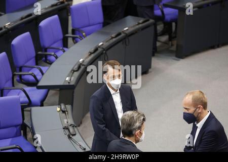 Berlin, Berlin-Tiergarten, Deutschland. 8th Dez 2021. Berlin: Im Bundestag zur Wahl der neuen Bundeskanzlerin im Reichstagsgebäude (Foto: © Simone Kuhlmey/Pacific Press via ZUMA Press Wire) Stockfoto