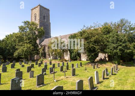 Dorfpfarrkirche von Saint Edmund, Kessingland, Suffolk, England, Großbritannien Stockfoto