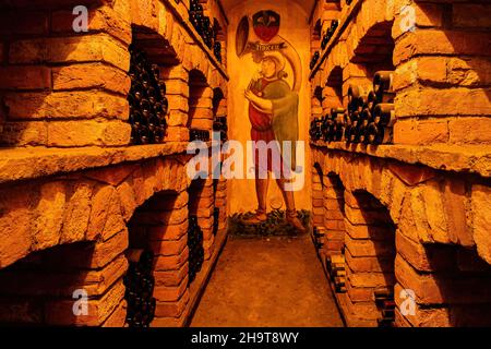 San Francisco, AUG 16 2015 - Innenansicht des sonnigen Blickes auf das Castello di Amorosa aus dem 13th. Jahrhundert Stockfoto