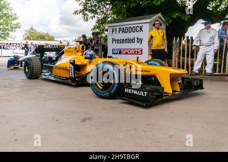 Renault Sport E20 Formel 1, Grand-Prix-Wagen verlässt den Montagebereich für die Bergrennen beim Goodwood Festival of Speed, Großbritannien, 2016. Lotus E20 2012 Stockfoto