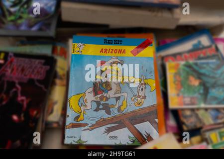 Ankara, Türkei - Dezember 05 2021: Altes Lucky Luke Comic Buch zum Verkauf auf dem Flohmarkt. Stockfoto