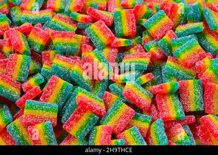 Rainbow saftig gummy Süßigkeiten Hintergrund. Draufsicht. Gelee-Süßigkeiten. Stockfoto