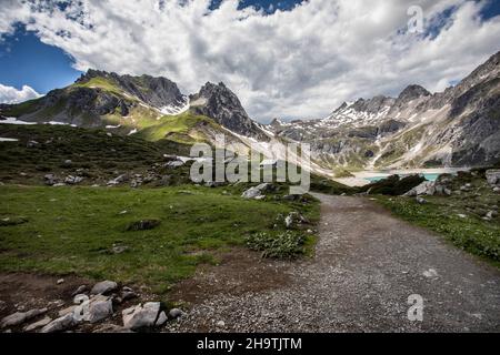 Luener See, Bergsee an den Ostalpen, Brandnertal, Österreich, Vorarlberg Stockfoto