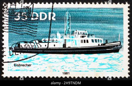 DDR - UM 1981: Eine in der DDR gedruckte Briefmarke zeigt Eisbrecher, Flussboot, um 1981 Stockfoto