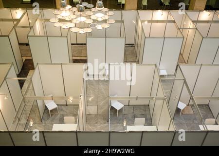 '24.11.2021, Deutschland, Bremen, Bremen - neues Impfzentrum für Corona-Auffrischungsimpfungen und zuletzt ungeimpft kurz vor Eröffnung des Formulars Stockfoto