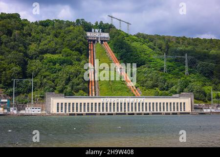 '29.07.2021, Deutschland, Nordrhein-Westfalen, Herdecke - RWE Pumpspeicherkraftwerk Herdecke am Hengsteysee. Der Hengsteysee ist ein Stausee in Stockfoto