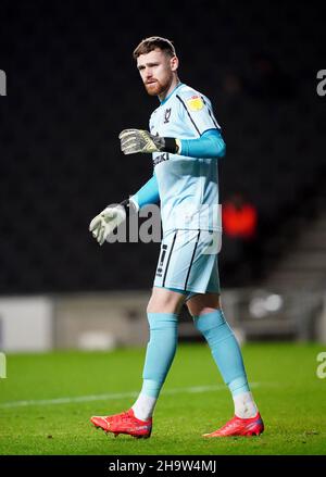 Andy Fisher von Milton Keynes Dons während des Sky Bet League One-Spiels im Stadium MK, Milton Keynes. Bilddatum: Mittwoch, 8. Dezember 2021. Stockfoto