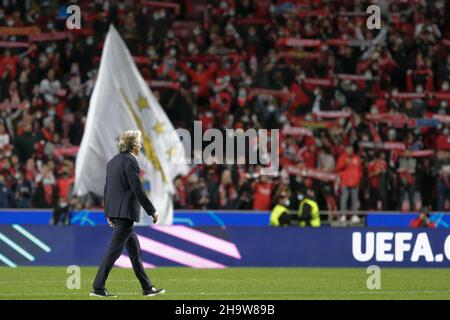 Lissabon, Portugal. 08th Dez 2021. Jorge Jesus, der Leiter von SL Benfica, während des UEFA Champions League Gruppe E-Spiels zwischen SL Benfica und FK Dynamo Kiew am 8th. Dezember 2021 im Estadio da Luz, Lissabon. Portugal Valter Gouveia/SPP Quelle: SPP Sport Press Foto. /Alamy Live News Stockfoto