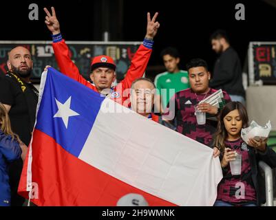 Austin, Texas, USA. 8. Dezember 2021: Fans kommen am Q2. Dezember 2021 in Austin, Texas, zum internationalen Freundschaftsspiel zwischen Mexiko und Chile im 8 Stadium an. (Bild: © Scott Coleman/ZUMA Press Wire) Bild: ZUMA Press, Inc./Alamy Live News Stockfoto