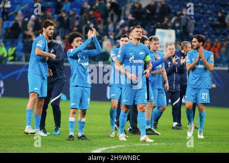 Sankt Petersburg, Russland. 08th Dez 2021. Die Spieler von Zenit in Aktion während der UEFA Champions League, Fußballspiel zwischen Zenit und Chelsea in der Gazprom Arena.(Endstand; Zenit 3:3 Chelsea) (Foto von Maksim Konstantinov/SOPA Image/Sipa USA) Kredit: SIPA USA/Alamy Live News Stockfoto