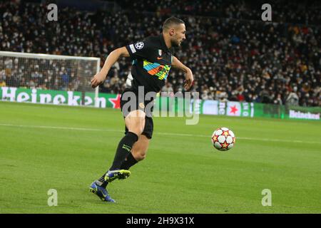 Danilo D'Ambrosio von Inter während der UEFA Champions League, des Fußballspiels der Gruppe D zwischen Real Madrid und dem FC Internazionale am 7. Dezember 2021 im Santiago Bernabeu Stadion in Madrid, Spanien - Foto: Laurent Lairys/DPPI/LiveMedia Stockfoto