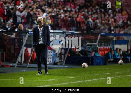 Lissabon, Portugal. 08th Dez 2021. SL Benfica Coach, Jorge Jesus beim UEFA Champions League-Fußballspiel der Gruppe E zwischen SL Benfica und dem FC Dynamo Kiew im Luz-Stadion.Endstand; SL Benfica 2:0 FC Dynamo Kiew. Kredit: SOPA Images Limited/Alamy Live Nachrichten Stockfoto