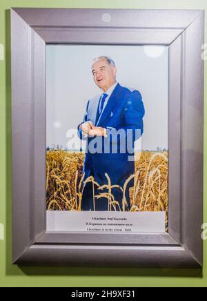 CHIWA, USBEKISTAN - 25. APRIL 2018: Porträt des ehemaligen Präsidenten des usbekischen Islam Karimov. Stockfoto