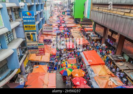 MANILA, PHILIPPINEN - 27. JANUAR 2018: Luftaufnahme des Quiapo-Marktes in Manila Stockfoto