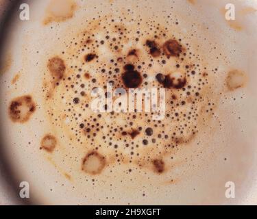 Makrofoto von Kaffeeschaumblasen Stockfoto