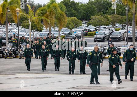 09. November 2021 – Sunrise, Florida, USA: Gedenkgottesdienst für Mitarbeiter des Broward Sheriff Office BSO, die an COVID-19 im Faith Center gestorben sind Stockfoto