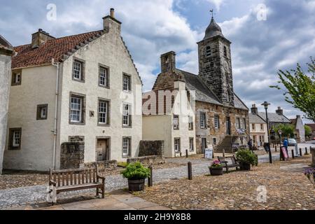 Culross Town House, ehemaliges Gerichtsgebäude und Gefängnis, im historischen Dorf Culross in Fife, Schottland, Großbritannien Stockfoto