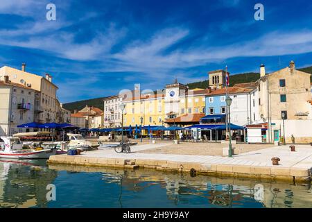 Die Küste in Cres Stadt auf der Insel Cres in der Adria, Kroatien Stockfoto