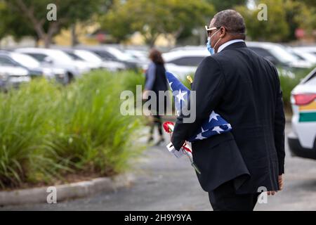 09. November 2021 – Sunrise, Florida, USA: Gedenkgottesdienst für Mitarbeiter des Broward Sheriff Office BSO, die an COVID-19 im Faith Center gestorben sind Stockfoto