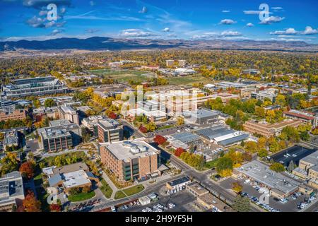 Luftaufnahme einer großen Universität in Fort Collins in Colorado im Herbst Stockfoto