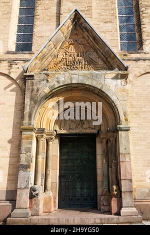 Esbjerg: kathedrale, Katzenkopfportal aus dem späten 12th. Jahrhundert, in Ribe, Jylland, Jütland, Dänemark Stockfoto