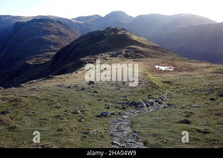 Blick auf den Gipfel des „Seat“ vom Pfad hinauf zum Wainwright „High Crag“ in Buttermere, Lake District National Park, Cumbria, England, Großbritannien. Stockfoto