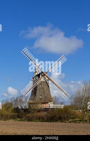 Windmühle in Oldsum auf der Insel Föhr im Kreis Nordfriesland / Nordfriesland, Schleswig-Holstein, Deutschland Stockfoto