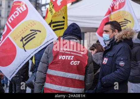 Streik der Fahrer des RER B, der von der CGT Cheminots de Paris Nord am 9. Dezember 2021 am Gare du Nord in Paris, Frankreich, gerufen wurde. Der Verkehr wird auf der gesamten Linie der RER B unterbrochen. Die Streikenden werden mobilisiert, um die Verschlechterung ihrer Arbeitsbedingungen anzuprangern. Foto von Pierrick Villette/ABACAPRESS.COM Stockfoto