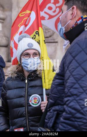 Streik der Fahrer des RER B, der von der CGT Cheminots de Paris Nord am 9. Dezember 2021 am Gare du Nord in Paris, Frankreich, gerufen wurde. Der Verkehr wird auf der gesamten Linie der RER B unterbrochen. Die Streikenden werden mobilisiert, um die Verschlechterung ihrer Arbeitsbedingungen anzuprangern. Foto von Pierrick Villette/ABACAPRESS.COM Stockfoto