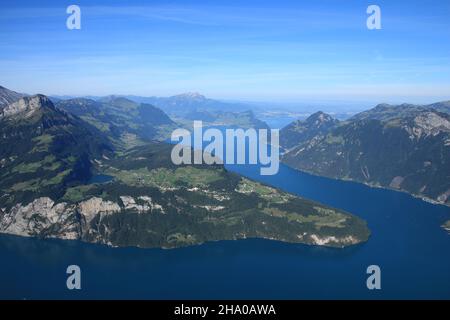 Der Vierwaldstättersee vom Mount Fronalpstock aus gesehen, Stoos. Stockfoto