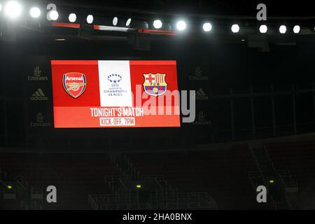 London, Großbritannien. 09th Dez 2021. Die Anzeigetafel vor dem UEFA Womens Champions League-Spiel der Gruppe C zwischen Arsenal und Barcelona im Emirates Stadium in London, England. Liam Asman/SPP Credit: SPP Sport Press Photo. /Alamy Live News Stockfoto