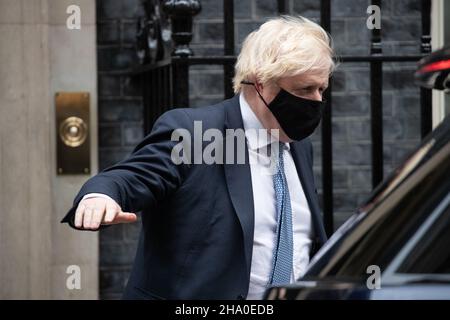 Premierminister Boris Johnson verlässt die Downing Street 10 zur Fragestunde mit Premierminister Stockfoto