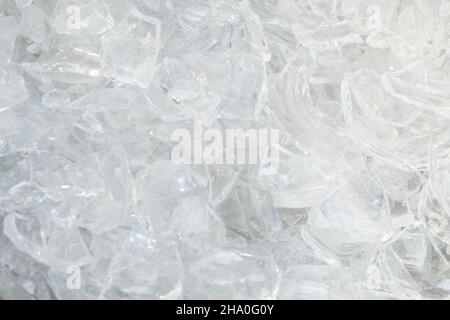 Große Stapel von Glasmüll Schmieden für das Recycling vorbereitet und verschiedene Elemente als Hintergrund extreme obere Nahsicht Stockfoto