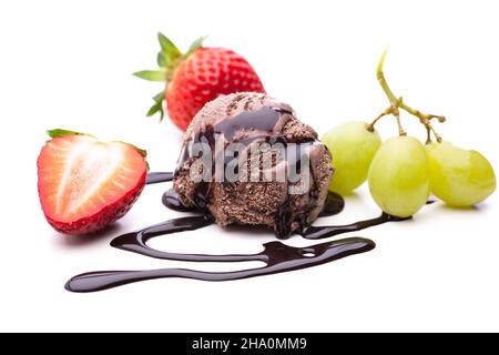 Schokolade, Trauben, Trauben, Erdbeeren, Eis, Rot, grün, Eis, Ball, Obst, Erdbeere, Schokolade, innen, Obst, frisch, Obst, halbiert, weiter, p Stockfoto