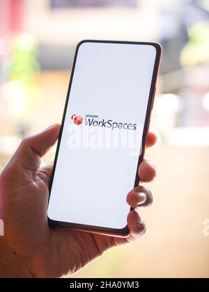 West Bangal, Indien - 11. November 2021 : Arbeitsplatz-Logo auf dem Telefonbildschirm Stock Bild. Stockfoto