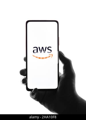 West Bangal, Indien - 05. Dezember 2021 : Amazon Web Services Logo auf dem Telefonbildschirm Stock Bild. Stockfoto