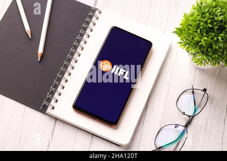 West Bangal, Indien - 05. Dezember 2021 : Infoline iifl-Logo auf Telefonbildschirm Stock image. Stockfoto